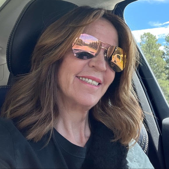 Meet your Posher, Kimberly k. - Picture 2 of 5